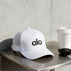 Alo White Mesh Baseball Cap Contrast alo Embroidery